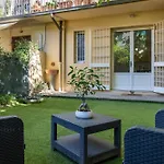 Intero Appartamento Con Giardino