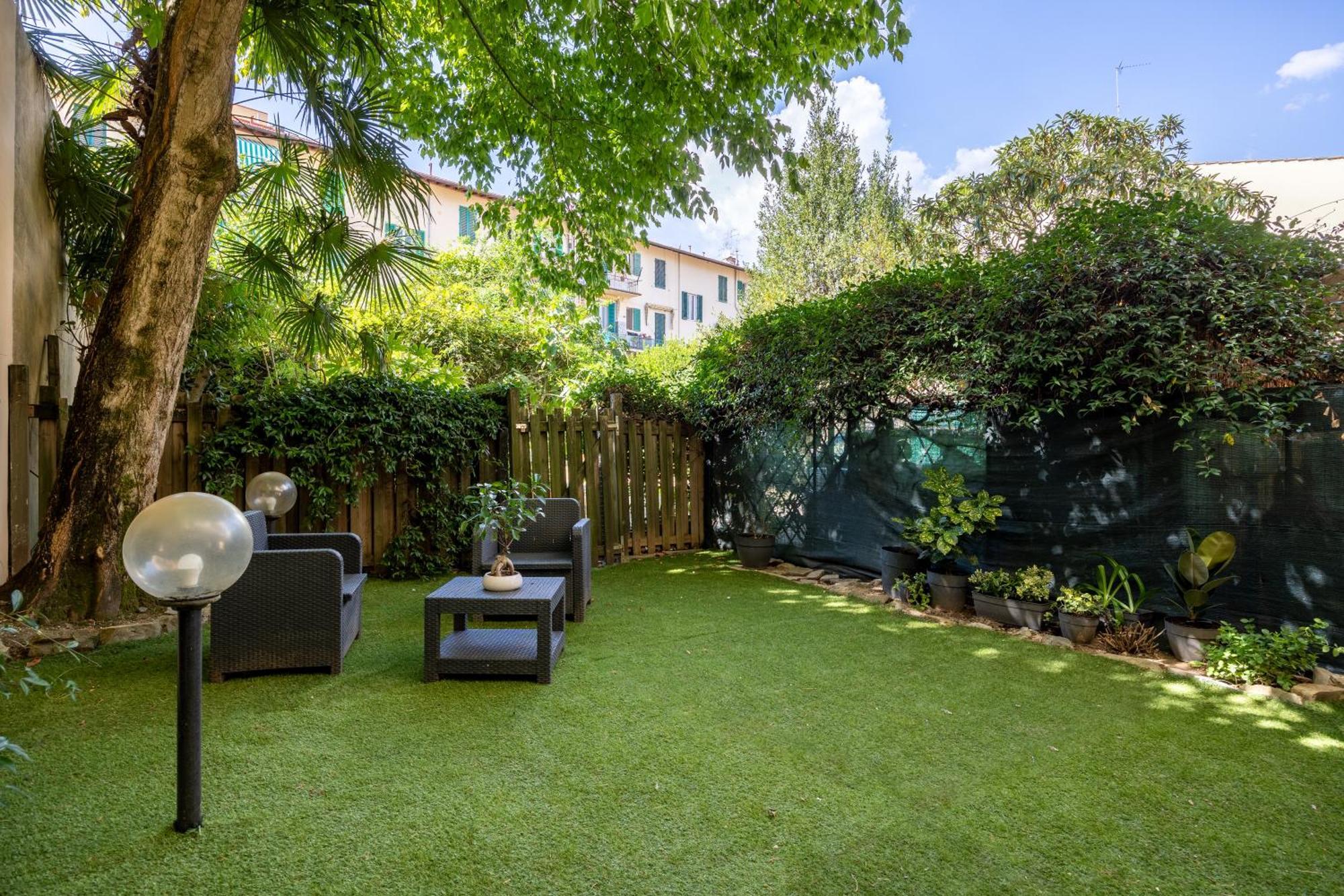Intero Con Giardino Apartamento *