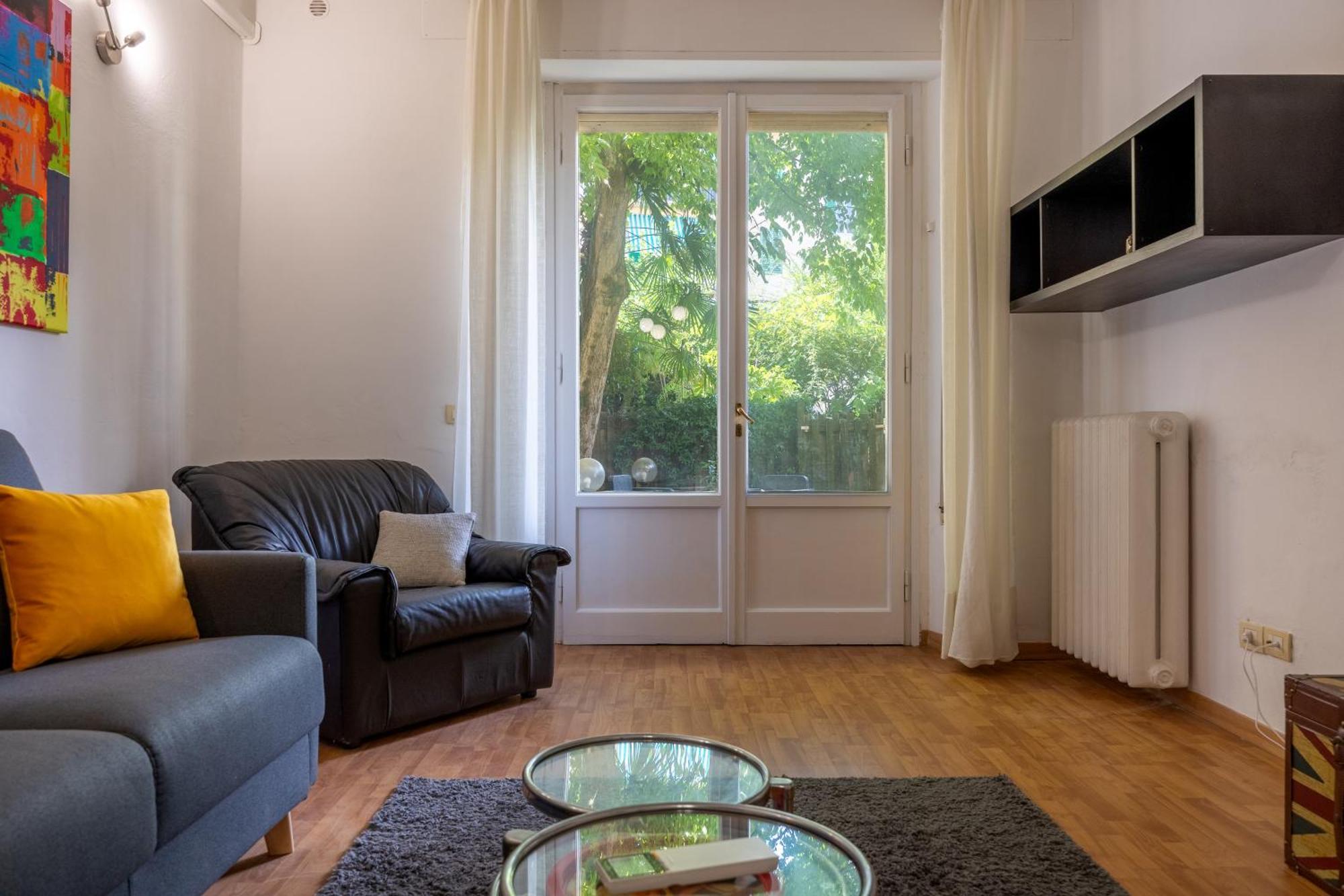 Intero Con Giardino Apartamento *